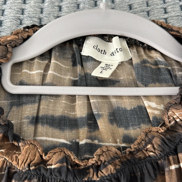 Cloth & Stone Top - Picture 2 of 4